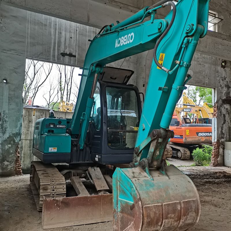Vendiamo un nuovo KOBELCO 75 giapponese.