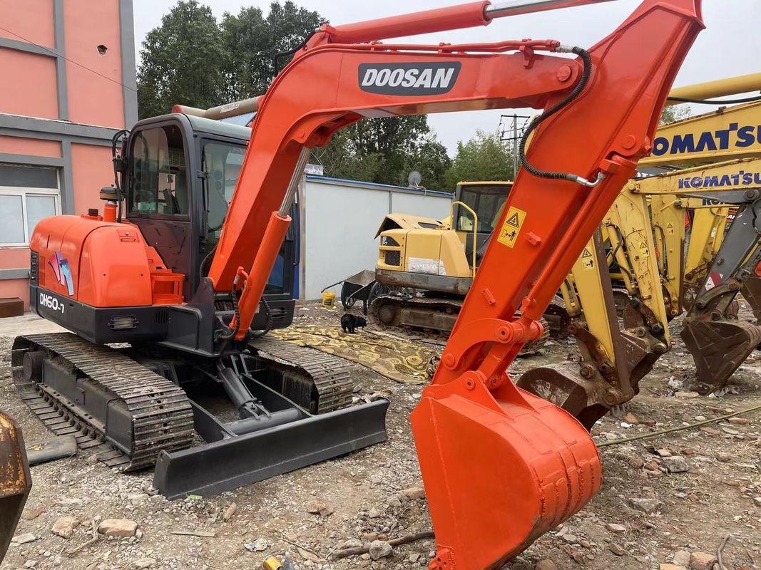 Nuovo Buone vendite di escavatori di seconda mano Doosan DH60W DX70 DX225/escavatori a ruote 80 %nuovo Escavatore usato