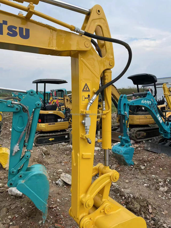 Escavatore idraulico usato komatsu30,escavatore di seconda mano KOMATSU30 di buona qualità con prezzo economico in vendita
