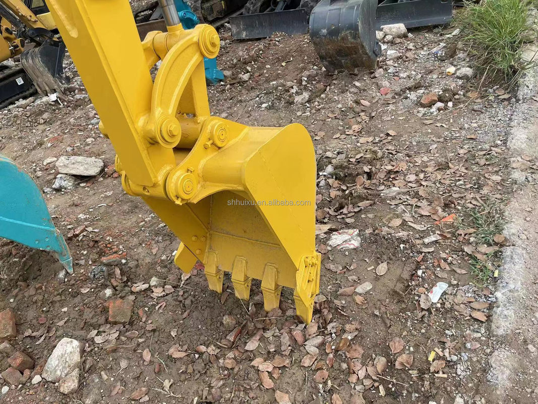 Escavatore idraulico usato komatsu30,escavatore di seconda mano KOMATSU30 di buona qualità con prezzo economico in vendita