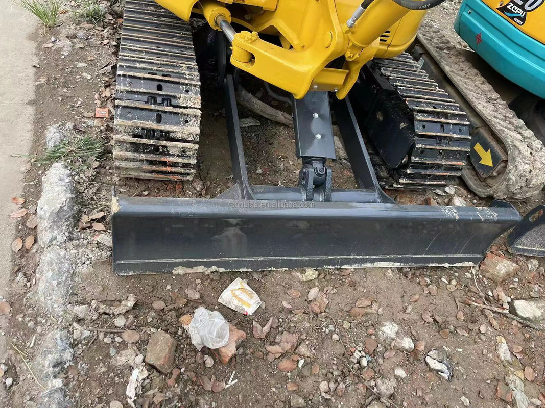 Escavatore idraulico usato komatsu30,escavatore di seconda mano KOMATSU30 di buona qualità con prezzo economico in vendita