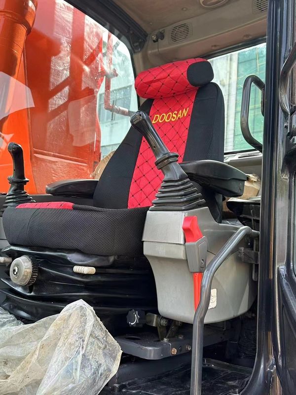 Scavatore usato Doosan DX225LC scavatore usato macchinari 6 tonnellate usato scavatore originale di seconda mano scavatore in vendita