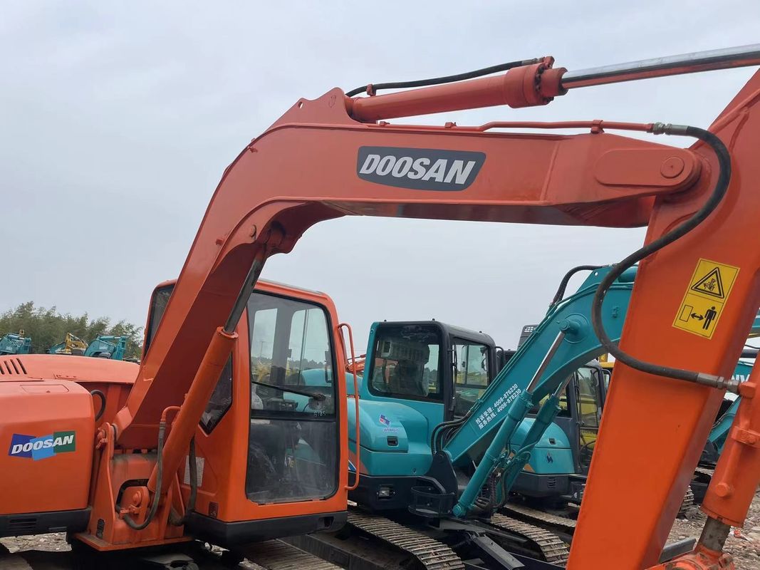 Mini escavatore usato Doosan DX75 piccolo escavatore macchine usate 6 tonnellate scavatore di terra a mano piccolo scavatore