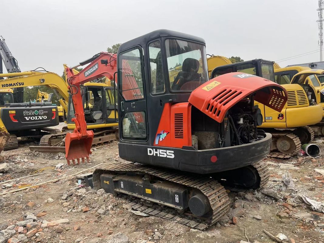 Seconda mano Crawler escavatore di alta qualità con basso prezzo utilizzato Doosan55 in vendita macchina di costruzione strada