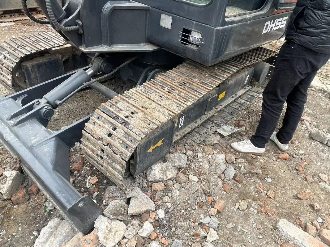 Seconda mano Crawler escavatore di alta qualità con basso prezzo utilizzato Doosan55 in vendita macchina di costruzione strada