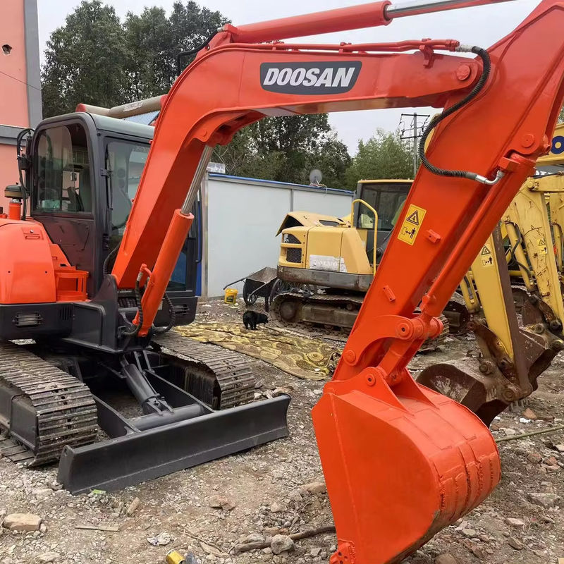 Nuovo Buone vendite di seconda mano escavatore Doosan DH60W usato escavatore doosan prezzo basso doosan 60