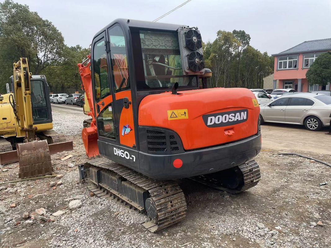Nuovo Buone vendite di escavatore usato Doosan DX60 escavatore usato scavatore da striscio doosan DH60 prezzo di fabbrica in vendita