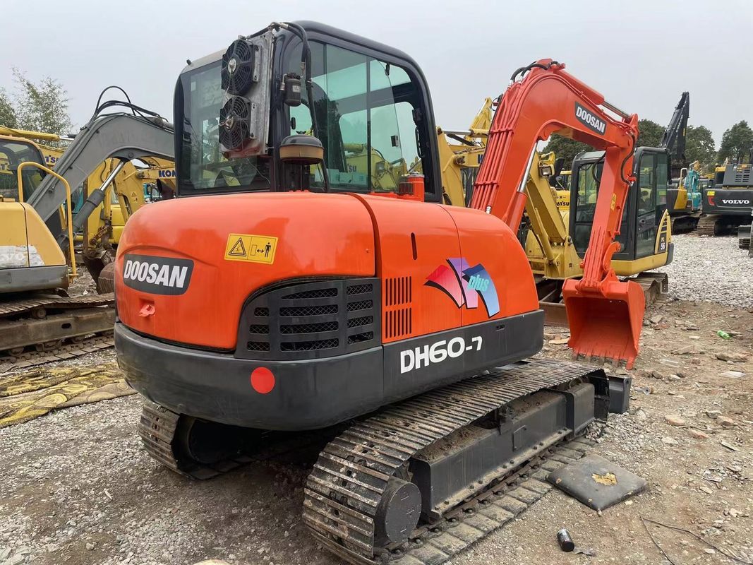 Nuovo Buone vendite di escavatore usato Doosan DX60 escavatore usato scavatore da striscio doosan DH60 prezzo di fabbrica in vendita