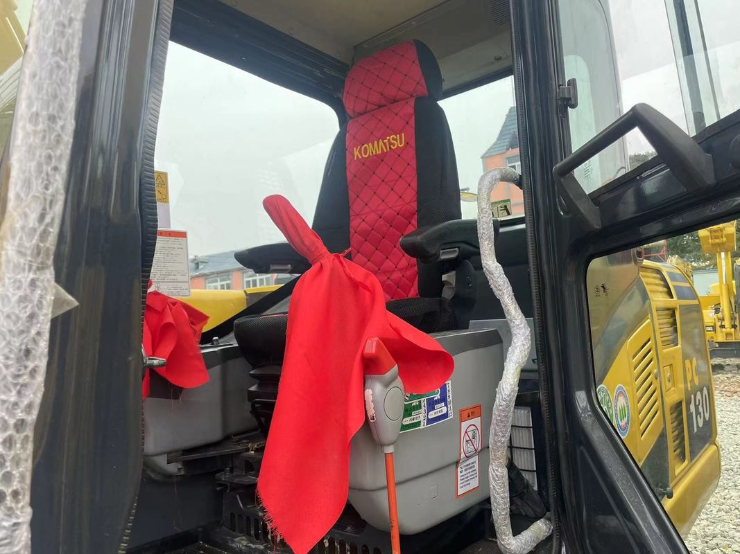 Scavatrice di terra a mano Komatsu PC130 macchinari usati 13 tonnellate scavatrici a mano di posteggio di seconda mano per la vendita