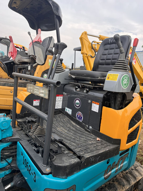 Lavoratori a bassa durata macchine stradali Kubota U17 escavatore usato con motore e pompa di alta qualità scavatore economico scavatore usato trascinatore