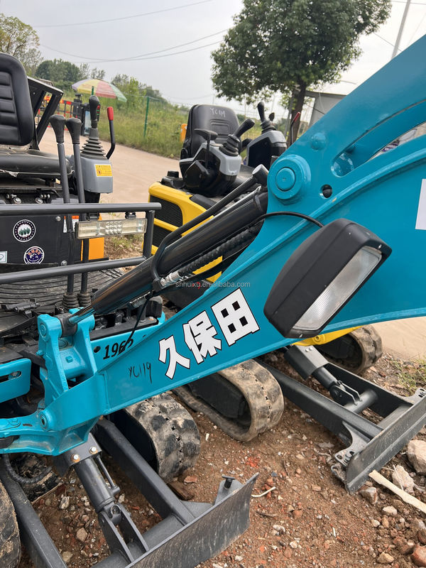 Lavoratori a bassa durata macchine stradali Kubota U17 escavatore usato con motore e pompa di alta qualità scavatore economico scavatore usato trascinatore