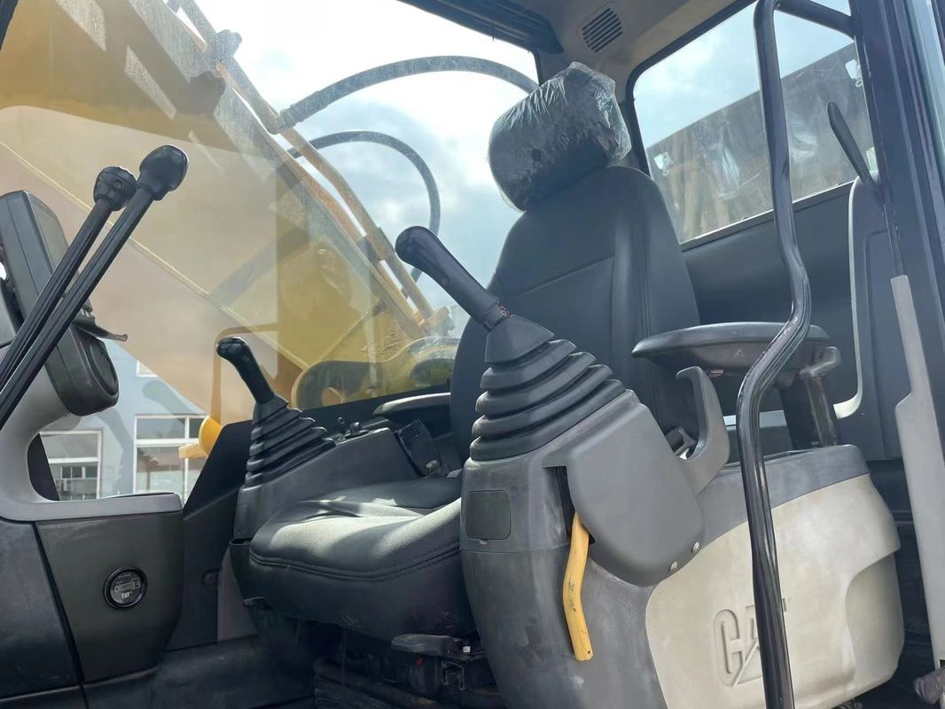 Grande escavatore a trascinatore CAT 330D escavatore di seconda mano usato macchina pesante 30 tonnellate scavatrice idraulica a trascinatore grande escavatore