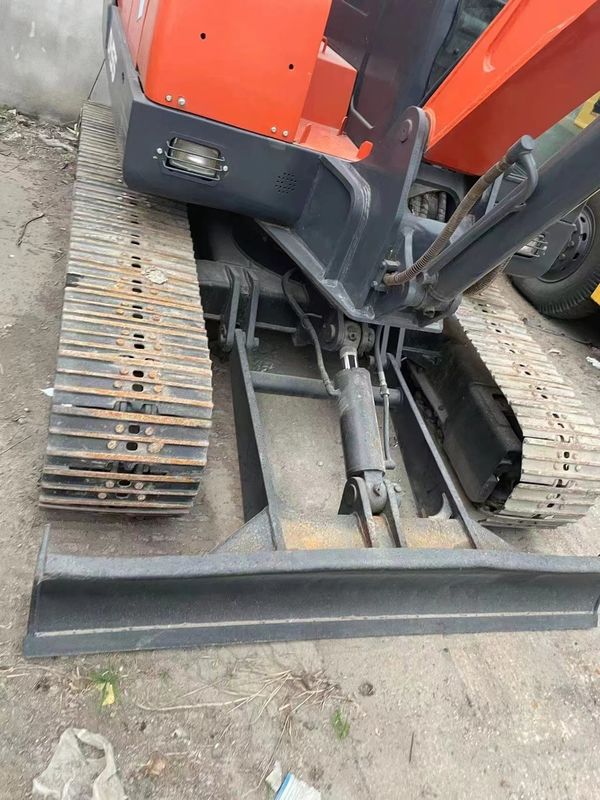 L'escavatore Doushan DH55 originale di seconda mano è in buone condizioni, è robusto e di semplice manutenzione.