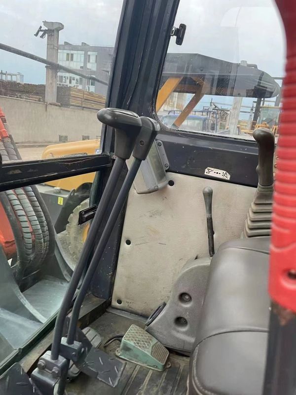 L'escavatore Doushan DH55 originale di seconda mano è in buone condizioni, è robusto e di semplice manutenzione.