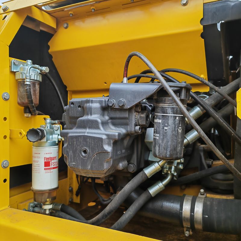 Con basso orario di lavoro migliore prezzo escavatore di seconda mano komatsu pc220-8 in vendita