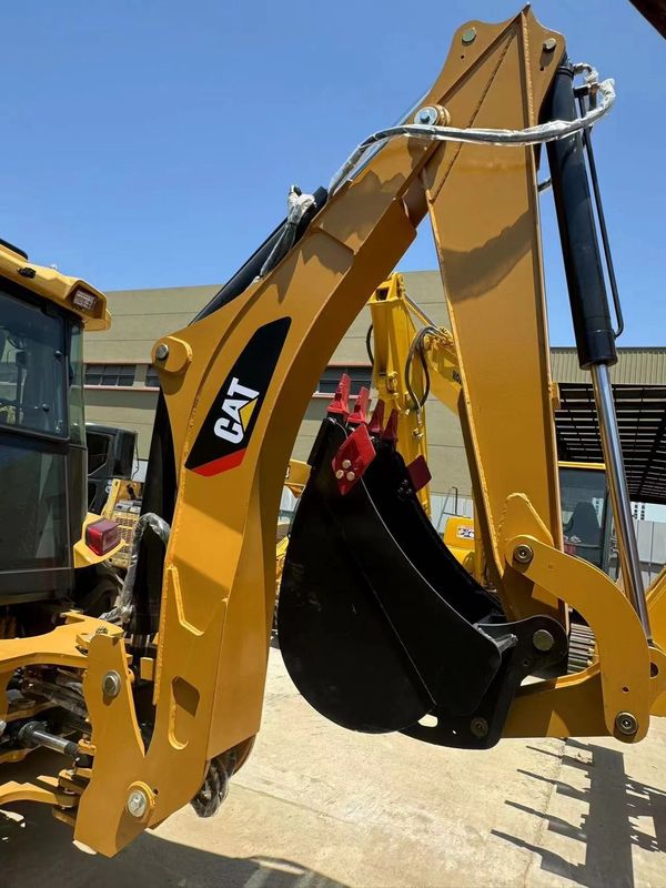 Caricatore di retroescalatori usato Caterpillar CAT420F caricatore di retroescalatori cat 420f/ giappone di seconda mano motore di retroescalatori in buone condizioni