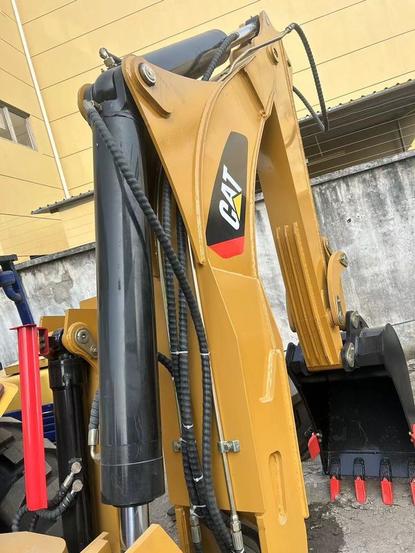 Caricatore di retroescalatori usato Caterpillar CAT420F caricatore di retroescalatori cat 420f/ giappone di seconda mano motore di retroescalatori in buone condizioni