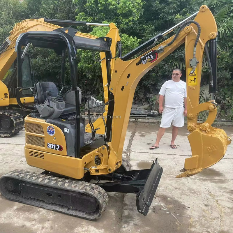 mini escavatore usato cat301.7 con pista di gomma/mini escavatore di seconda mano cat301.7 con prezzo economico in vendita