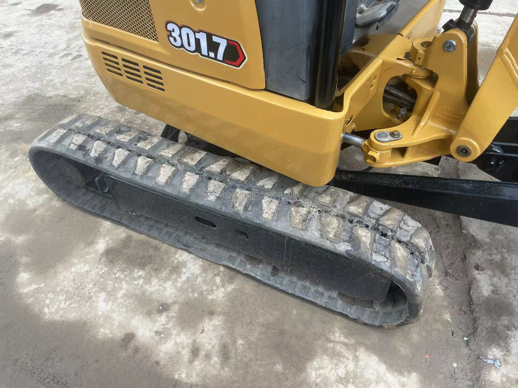 mini escavatore usato cat301.7 con pista di gomma/mini escavatore di seconda mano cat301.7 con prezzo economico in vendita