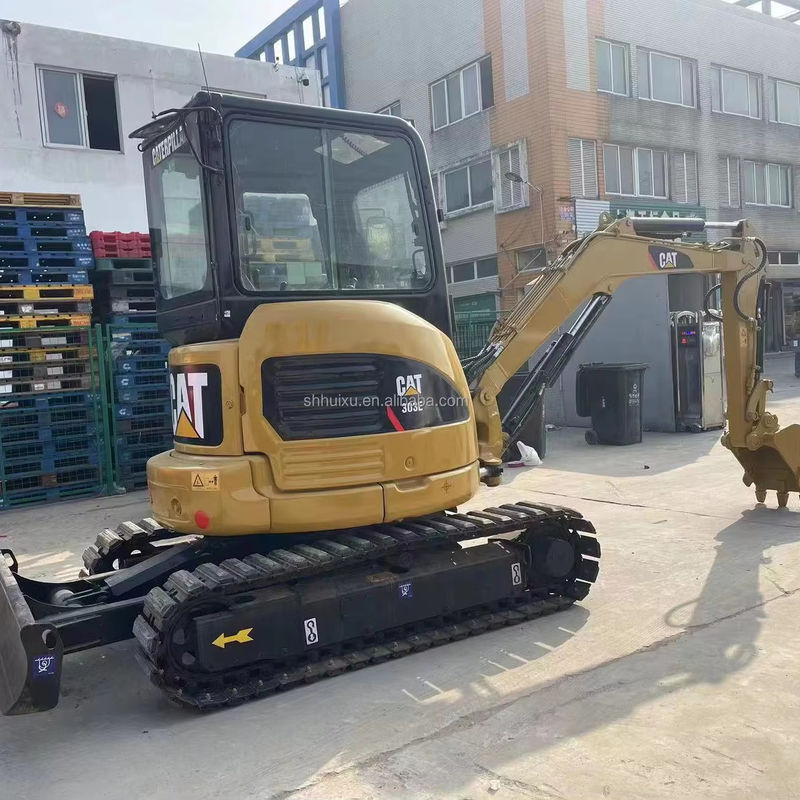 MINI CAT303E usata/seconda mano MINI CAT303E con poche ore di lavoro vernice originale CAT 303E in vendita
