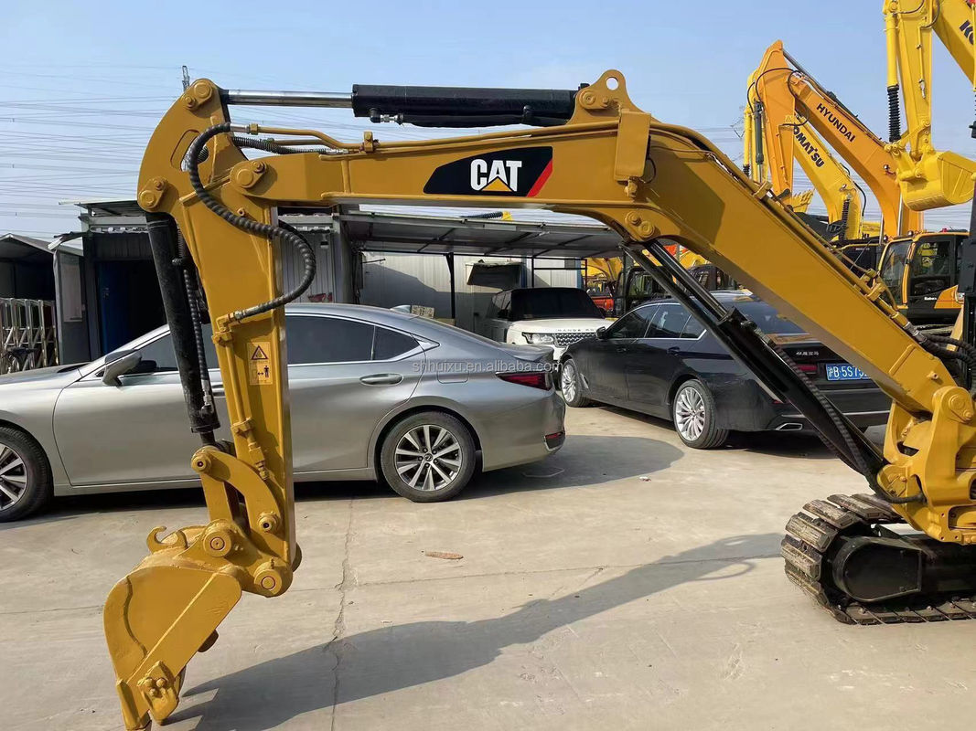 MINI CAT303E usata/seconda mano MINI CAT303E con poche ore di lavoro vernice originale CAT 303E in vendita